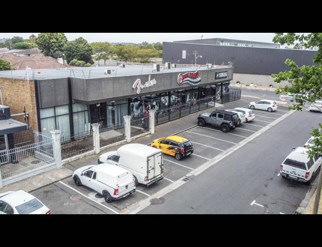 888M² SHOWROOM FOR SALE IN KEMPENVILLE